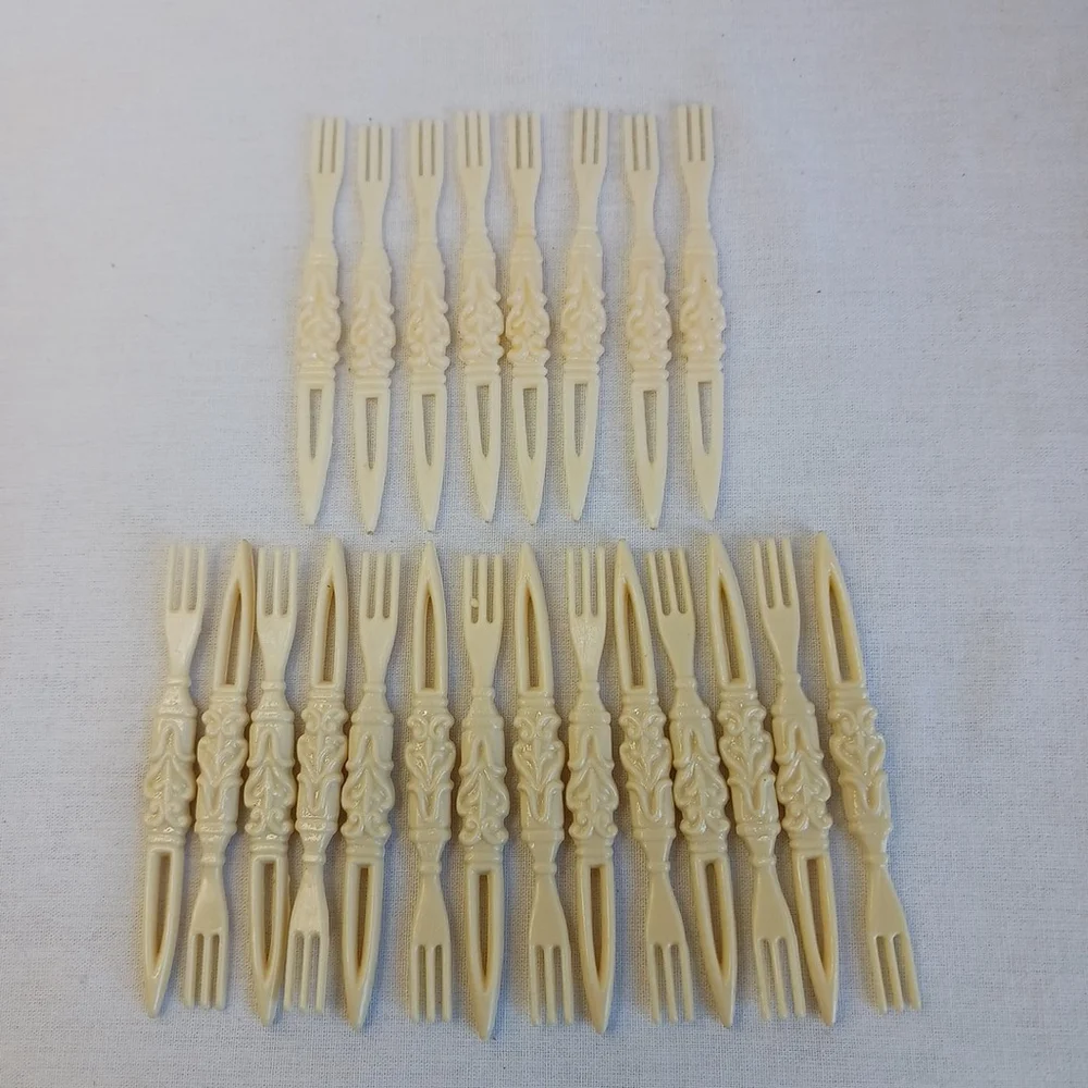 Vintage Mid Century Cocktail Forks 22 Piece